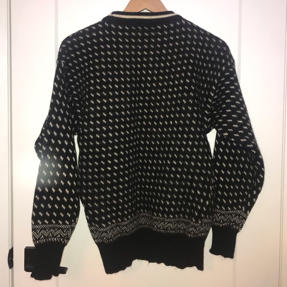 Vintage 90’s Classic Wool Sweater - Picture 3 of 3